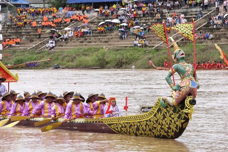 泰國的傳統長船比賽節慶活動
